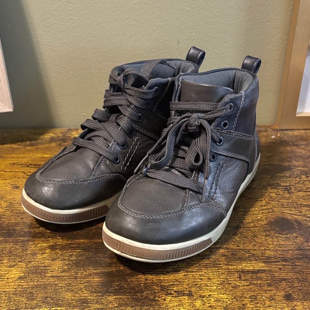Boy’s charcoal High-Top Sneakers